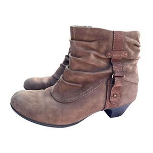 Cobb Hill Leather Ankle boots tan side zip Women’s size 8.5M CBD03ST
